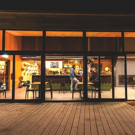 Bukubaki Eco Surf אתר נופש 4*
