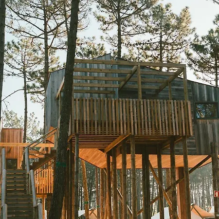 Bukubaki Eco Surf Feriested 4*