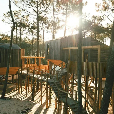 אתר נופש Bukubaki Eco Surf 4*