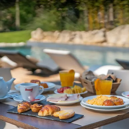 Bukubaki Eco Surf Semesteranläggning (resort) 4*