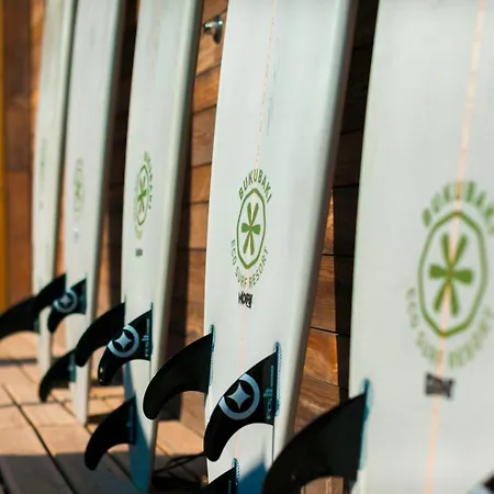 Bukubaki Eco Surf Semesteranläggning (resort)