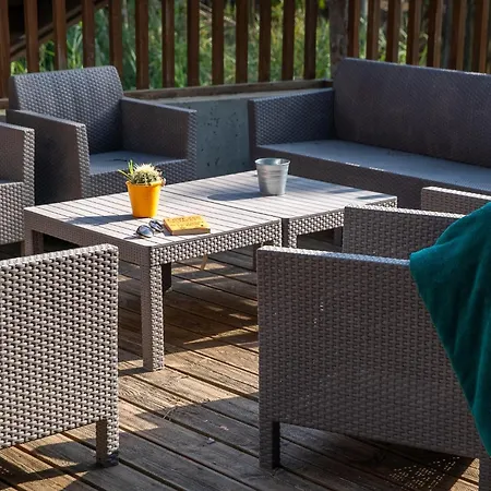 Üdülőközpont Bukubaki Eco Surf