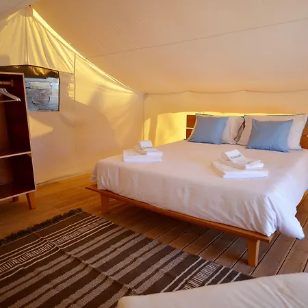 Üdülőközpont Bukubaki Eco Surf 4*