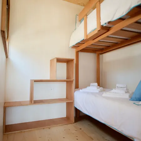 Semesteranläggning (resort) Bukubaki Eco Surf