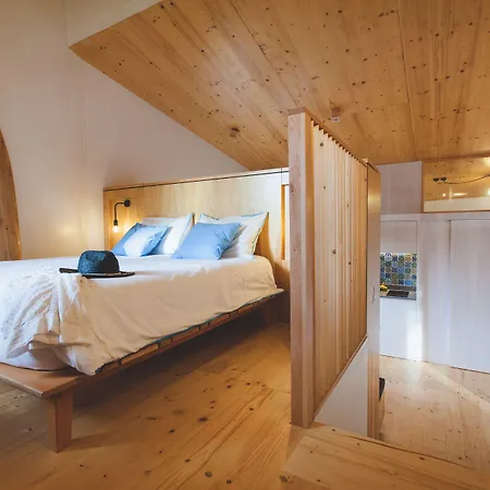 Üdülőközpont Bukubaki Eco Surf Ferrel