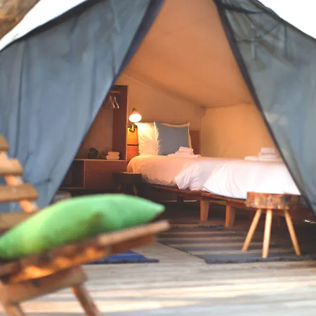 Üdülőközpont Bukubaki Eco Surf Ferrel