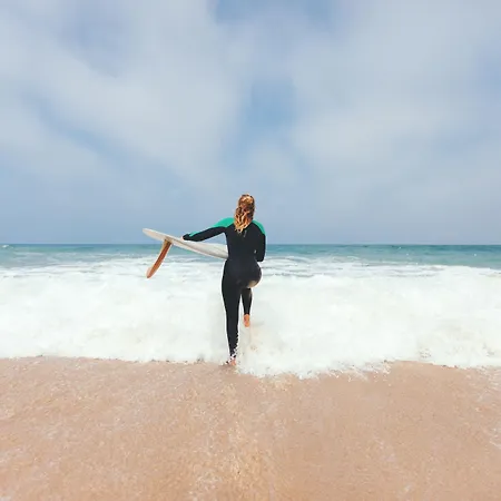 Bukubaki Eco Surf Üdülőközpont Ferrel