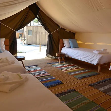 Üdülőközpont Bukubaki Eco Surf