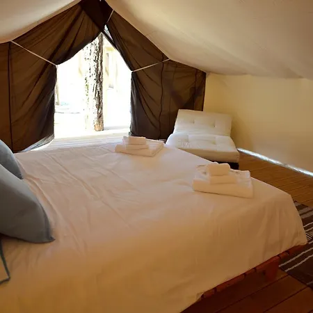 Üdülőközpont Bukubaki Eco Surf 4*