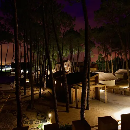 Üdülőközpont Bukubaki Eco Surf Ferrel