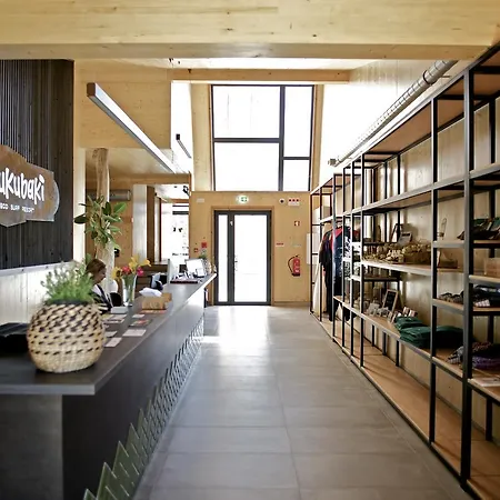 Bukubaki Eco Surf Station touristique
