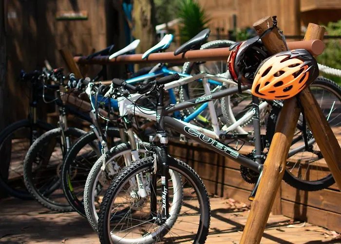 Bukubaki Eco Surf Resort 4*