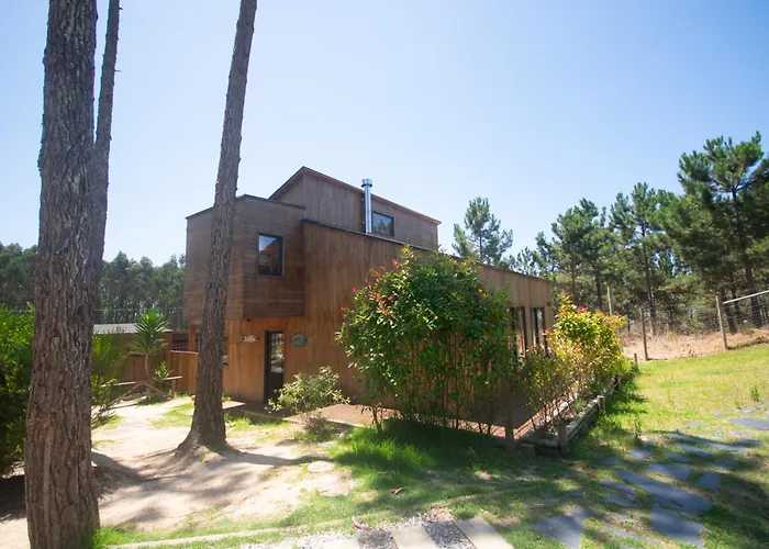 Bukubaki Eco Surf Resort