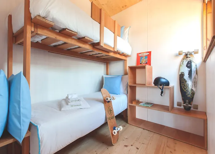 Bukubaki Eco Surf Resort 4*