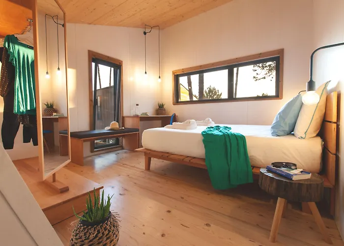 Bukubaki Eco Surf Resort 4*