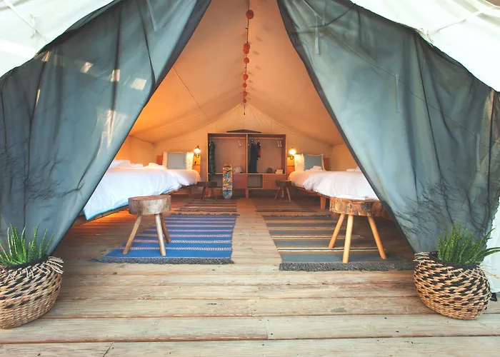 Bukubaki Eco Surf Resort 4*