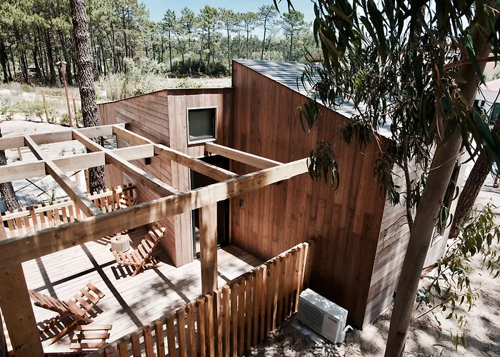 Bukubaki Eco Surf 4* Ferrel (Leiria)